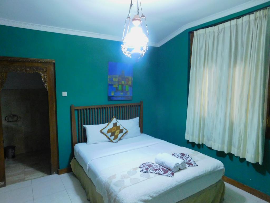 Seven Trumpets Guesthouse Maguwo Екстер'єр фото